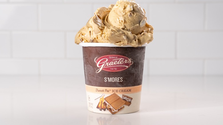 Open carton of Graeter's brand S'mores