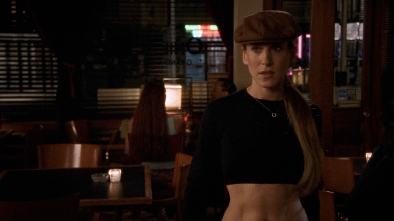 Carrie Bradshaw walking into a bar