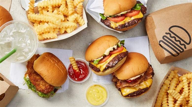 overview of Shake Shack food