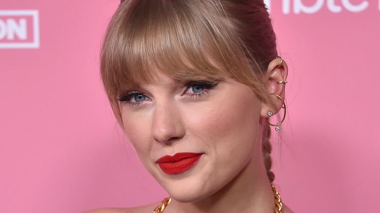 Taylor Swift in red lipstick