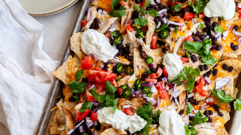 pan of loaded chicken nachos