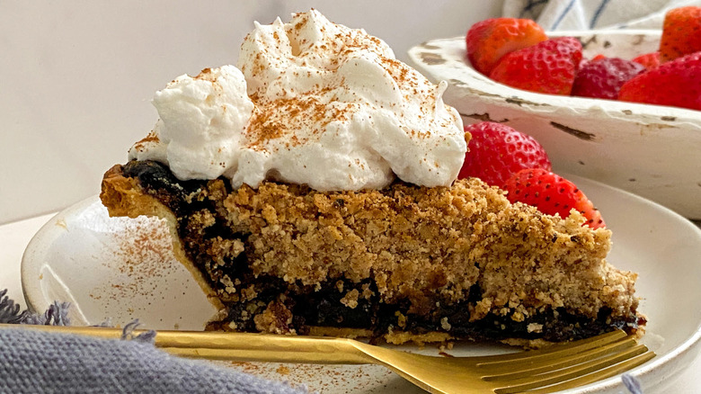 shortcut shoofly pie with strawberries