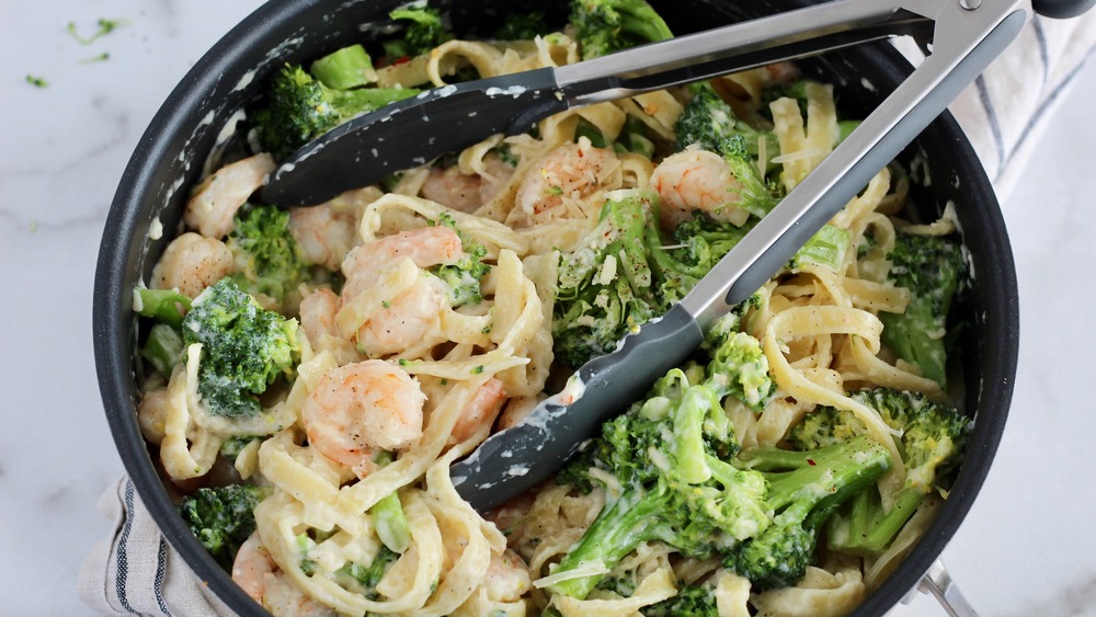 shrimp Alfredo being served