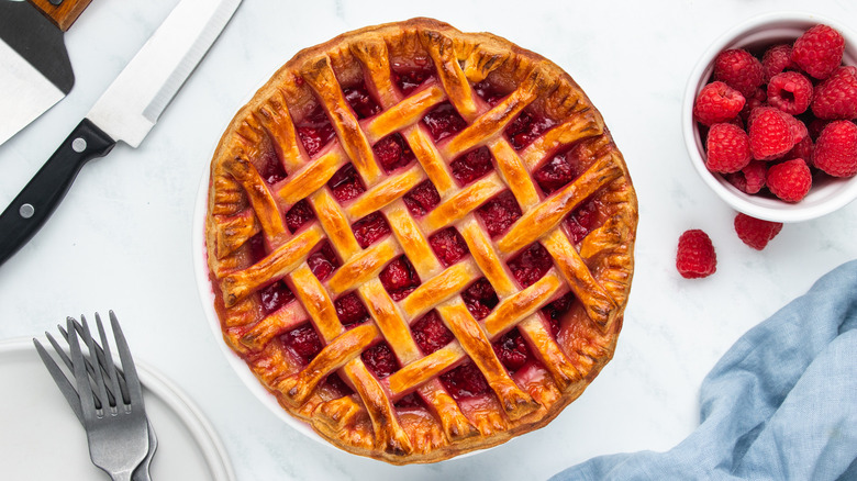 simple classic raspberry pie 