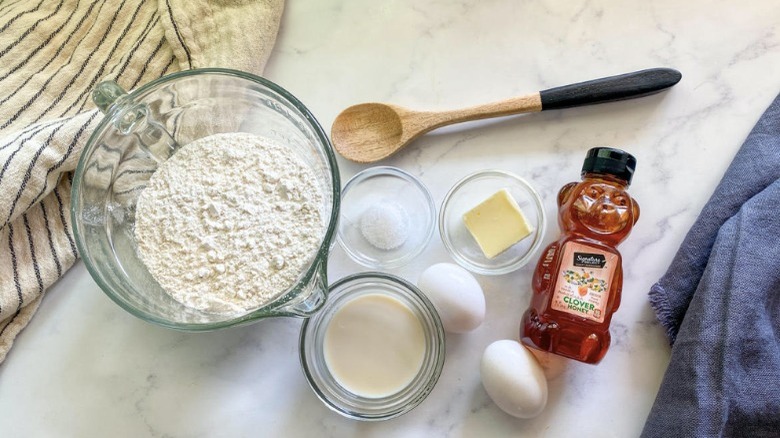 ingredients for egg noodles