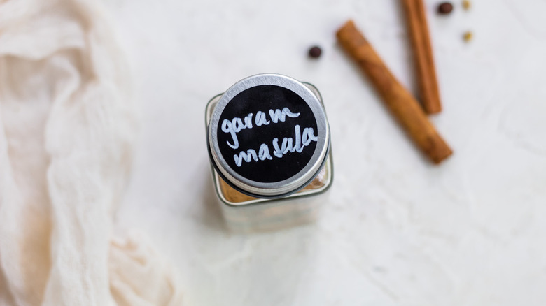 garam masala in jar 