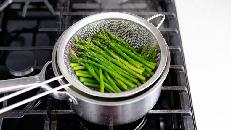 asparagus in steamer basket