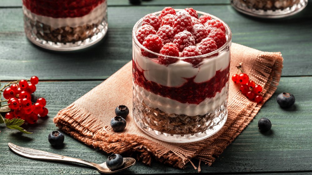 Skyr fruit parfait