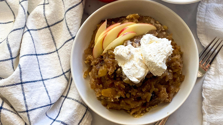 apple cobbler with whipped cream