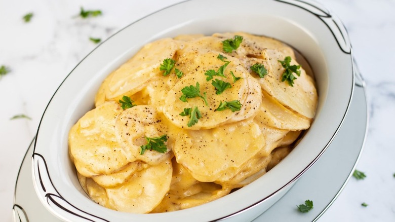 Slow Cooker Au Gratin Potatoes