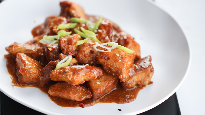 Slow Cooker Honey Garlic Chicken served on a plate