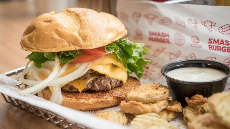 Smashburger with  dip