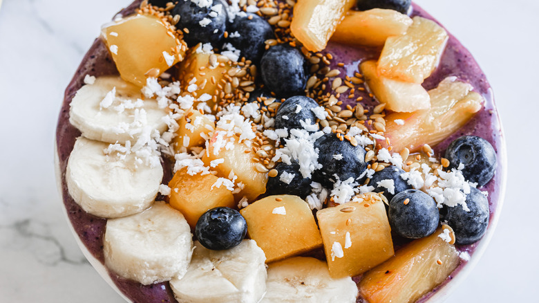 close up on smoothie bowl