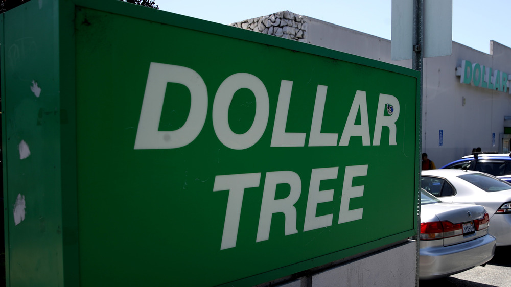 Dollar Tree Sign