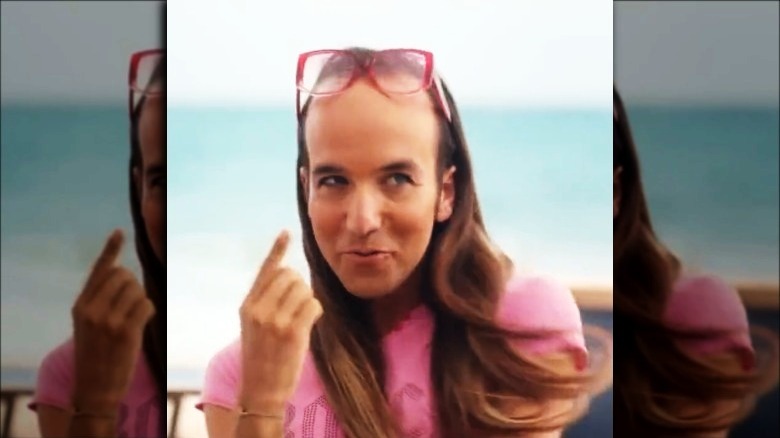 Effeminate character in Snickers Spain commercial