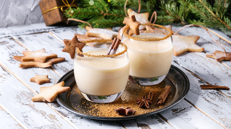 eggnog glasses with sugar cookies