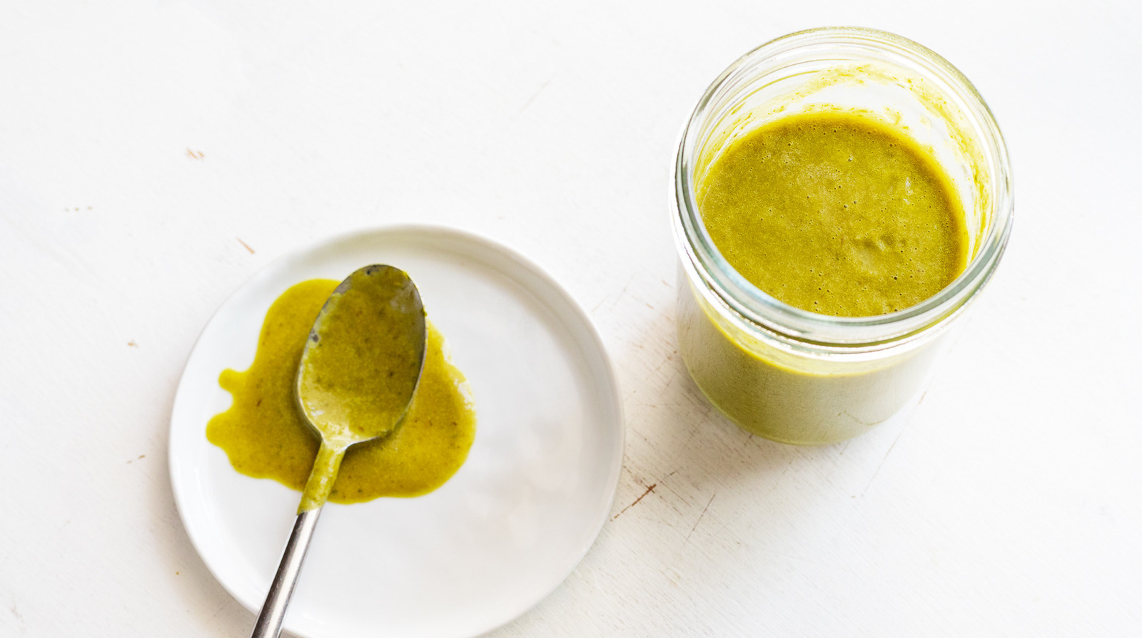 Green Hot Sauce: A Zesty Guide to Its Flavor, Uses, and Health Benefits
