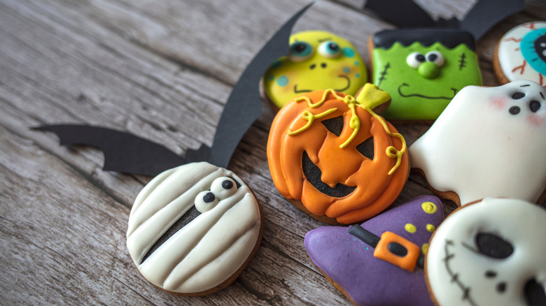 Halloween cookies with faces