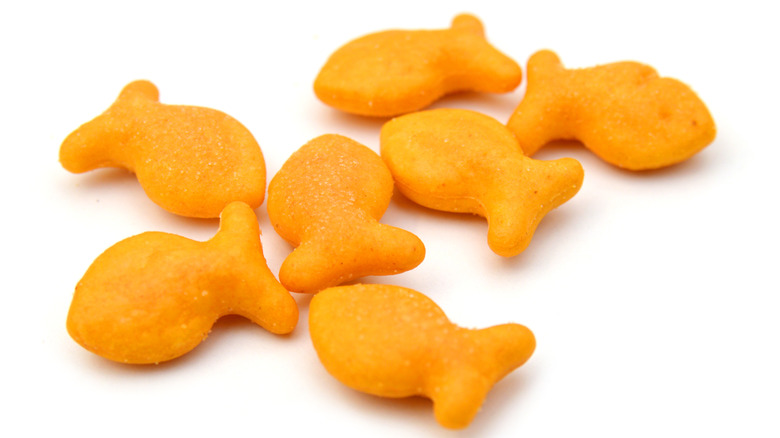 traditional cheddar goldfish crackers