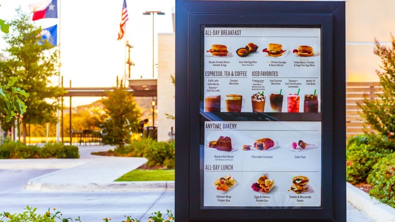 What Time Does Starbucks Stop Serving Breakfast In 2022?