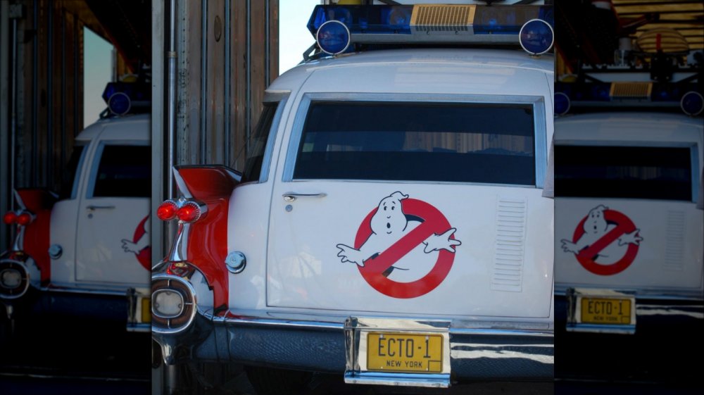 Ghostbusters logo on station wagon