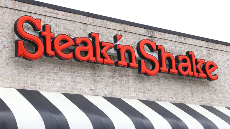 Steak 'n Shake sign
