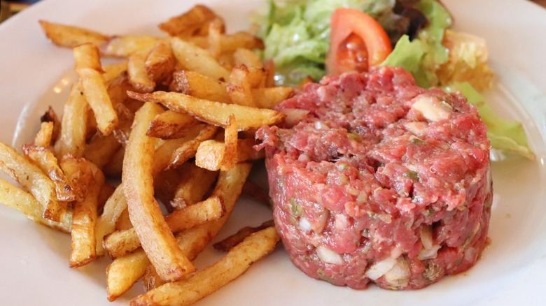 steak tartare with crispy french fries