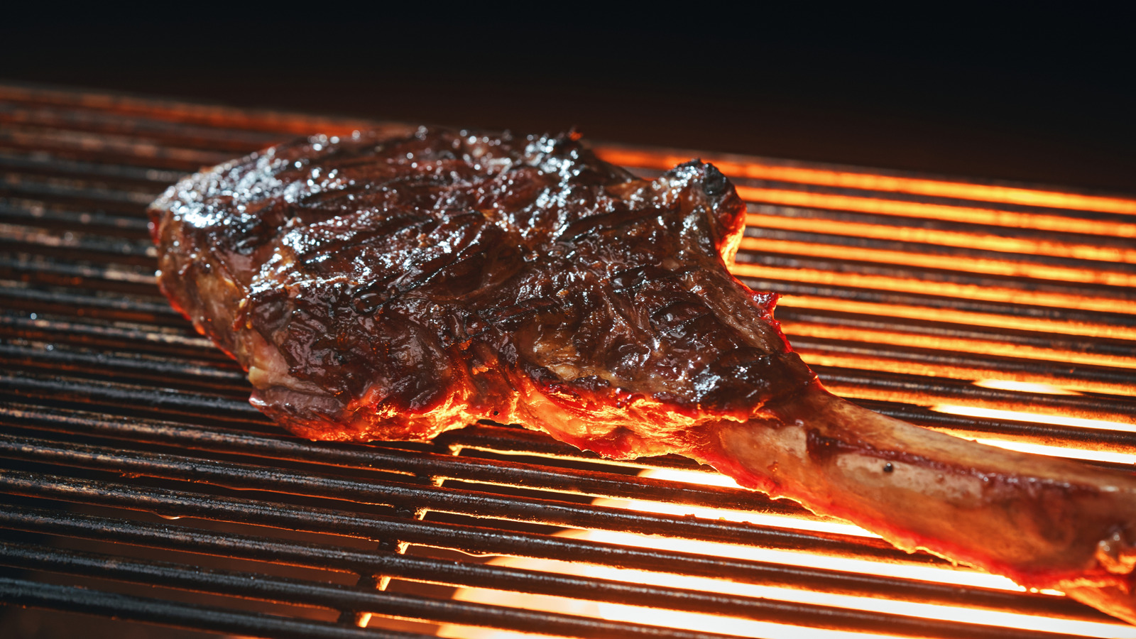 <a href="https://www.mashed.com/2139958/steakhouse-chain-known-rich-tender-ribeye-steak-according-customers/" target="_blank">This Steakhouse Chain Serves Rich And Tender Ribeye, According To Customers</a>