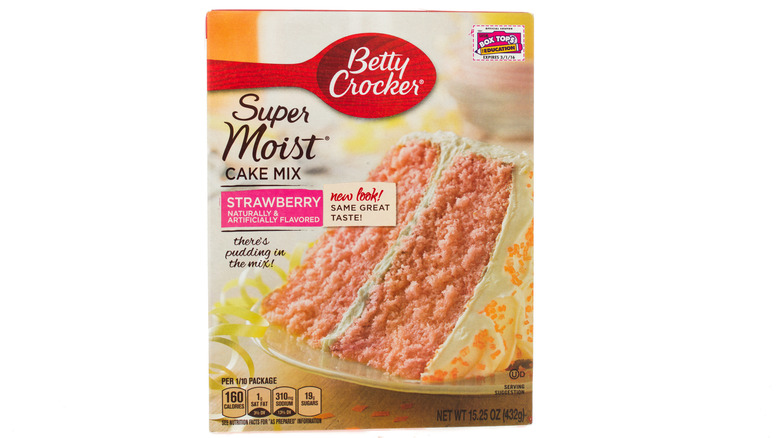 Box of Betty Crocker Super Moist Strawberry Cake Mix