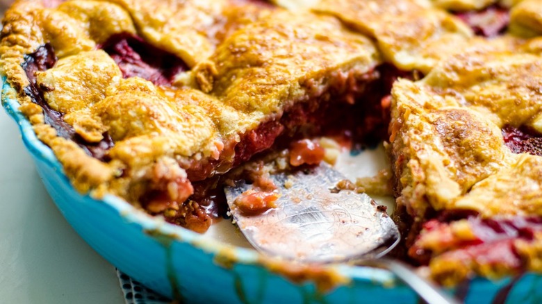 Strawberry Rhubarb pie in pan