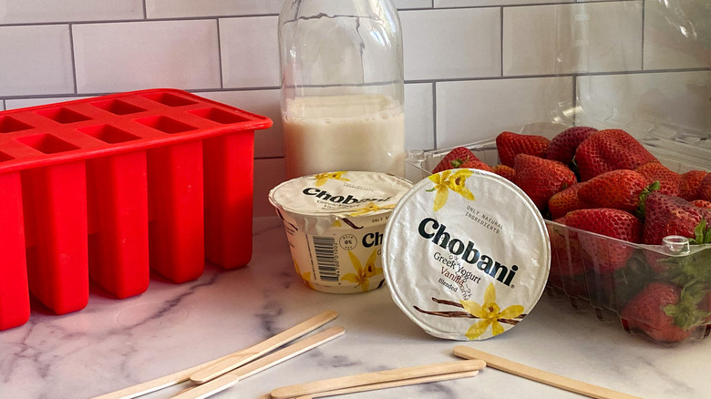 ingredients for strawberry smoothie popsicles