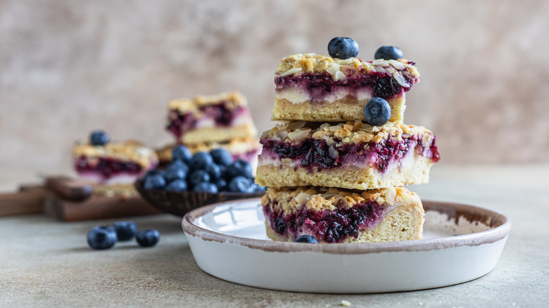 Cheesecake cookie bars