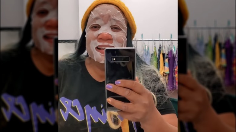 Sunny Anderson wearing face mask