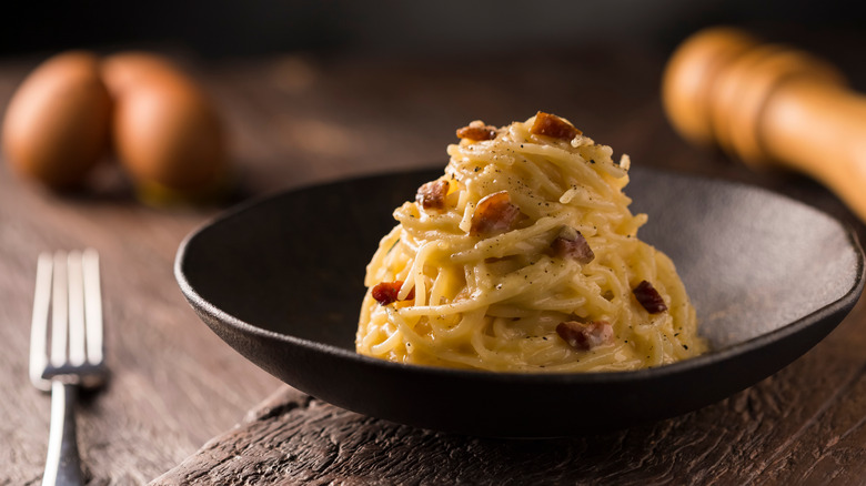 A plate of carbonara