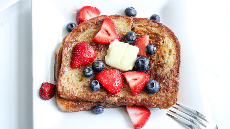 French Toast with berries and butter