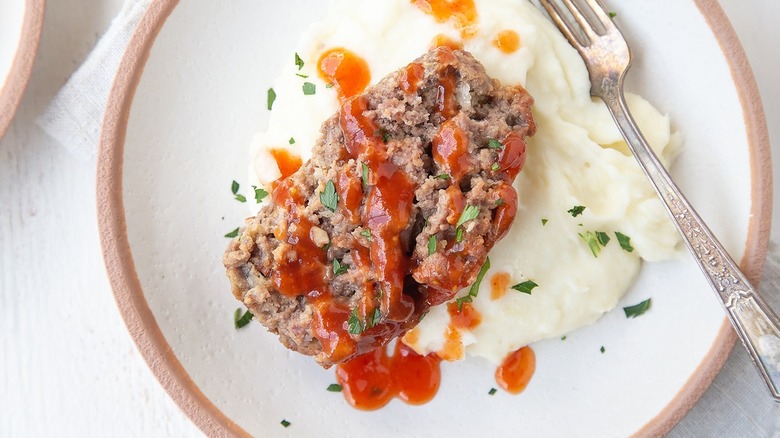 meatloaf on plate