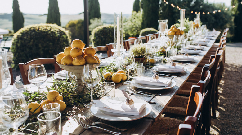 Table Setting Rules You Should And