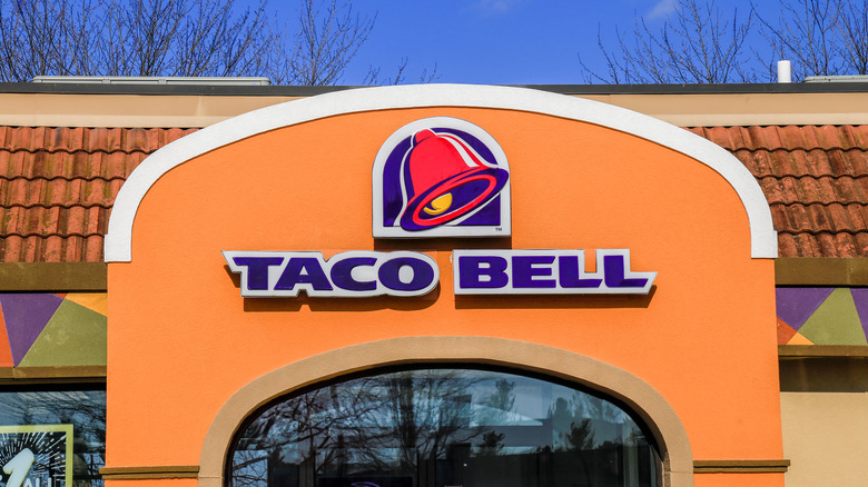 Taco Bell exterior