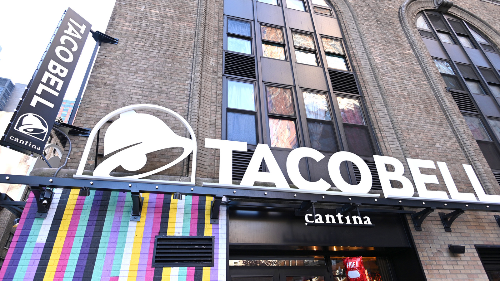 Taco Bell Is Inviting Its Biggest Fans To A New Year's Eve Party In