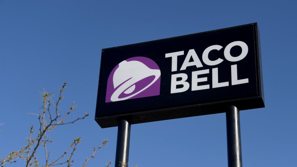 Taco Bell sign