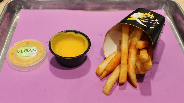 taco bell nacho fries cheese sauce