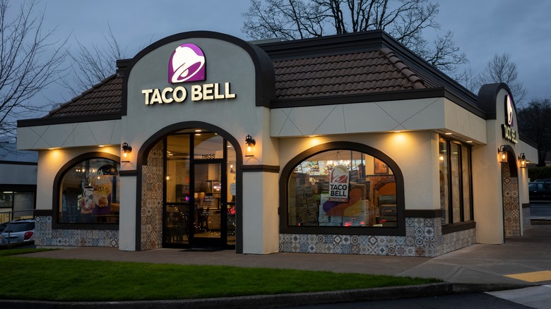 Taco Bell storefront