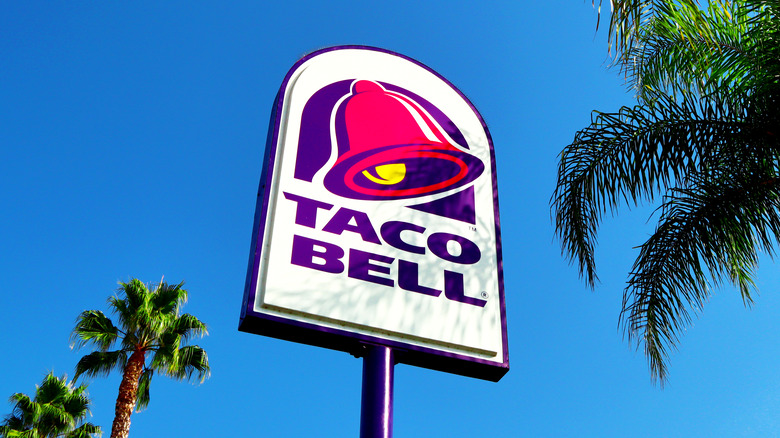 Exterior of a Taco Bell