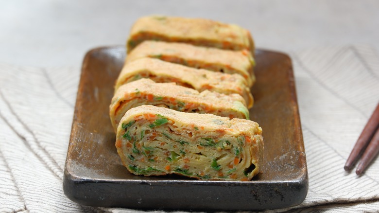 Korean rolled eggs with vegetables