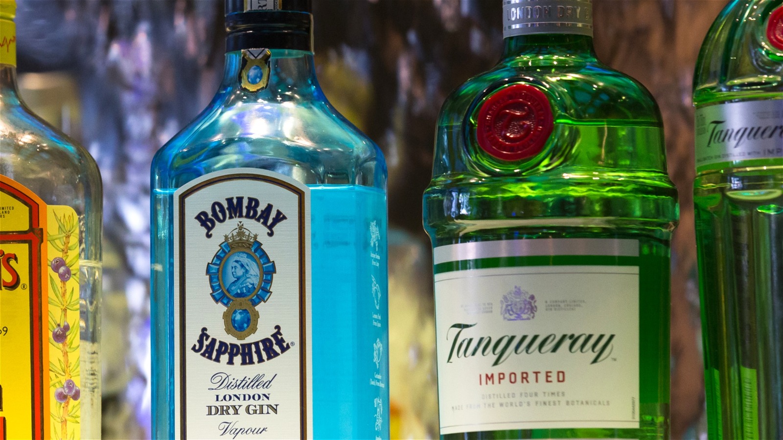 <a href="https://www.mashed.com/2271341/tanqueray-vs-bombay-difference-between-gin-brands/" target="_blank">Tanqueray Vs Bombay: What’s The Biggest Difference Between These 2 Gin Brands?</a>