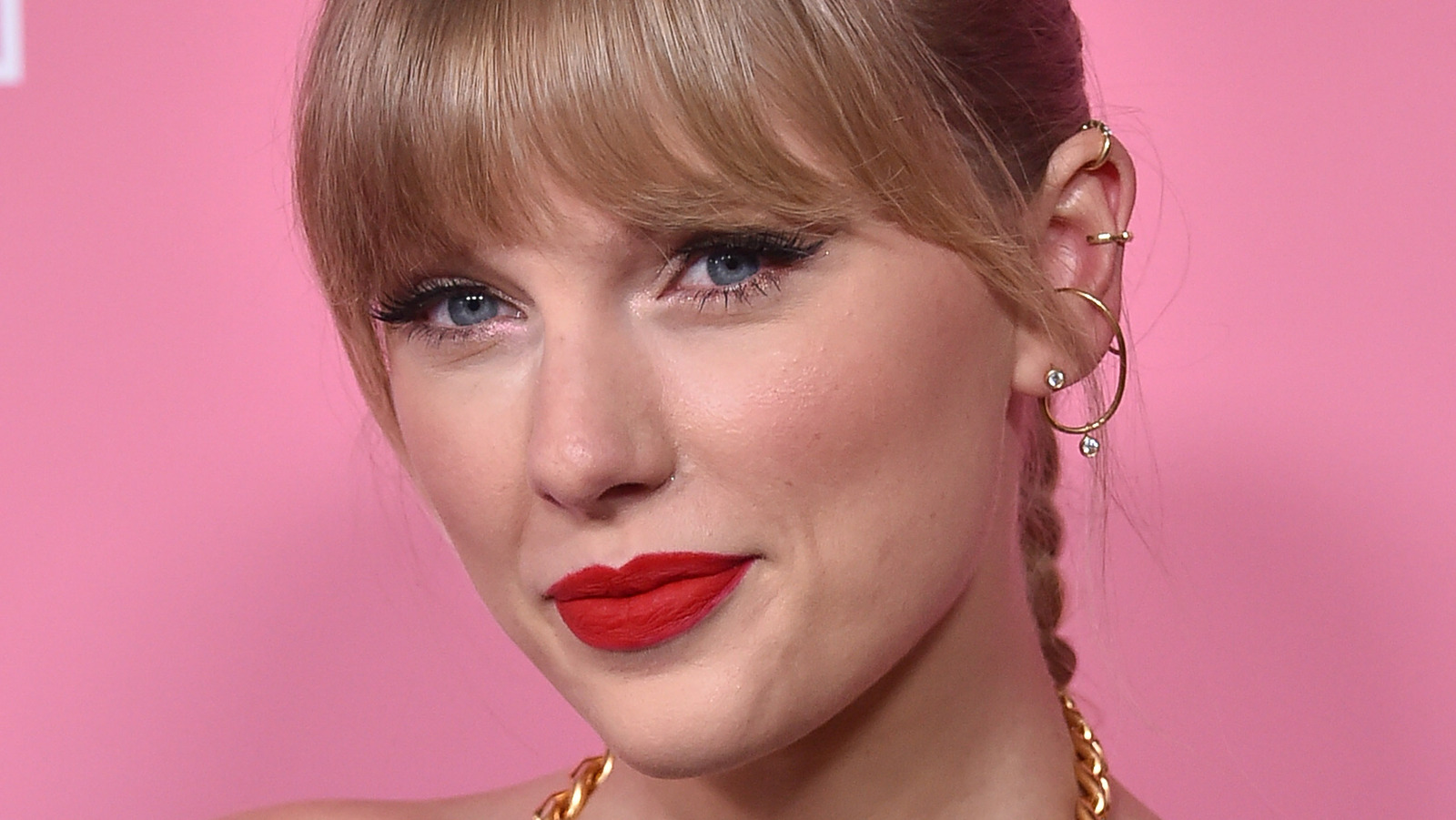 Taylor Swift's Birthday Cake Is Basically A 'Lavender Haze'