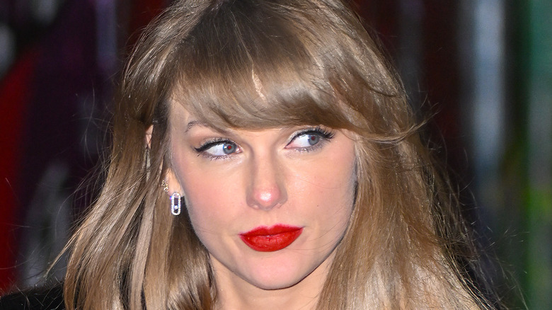 Taylor Swift smirking