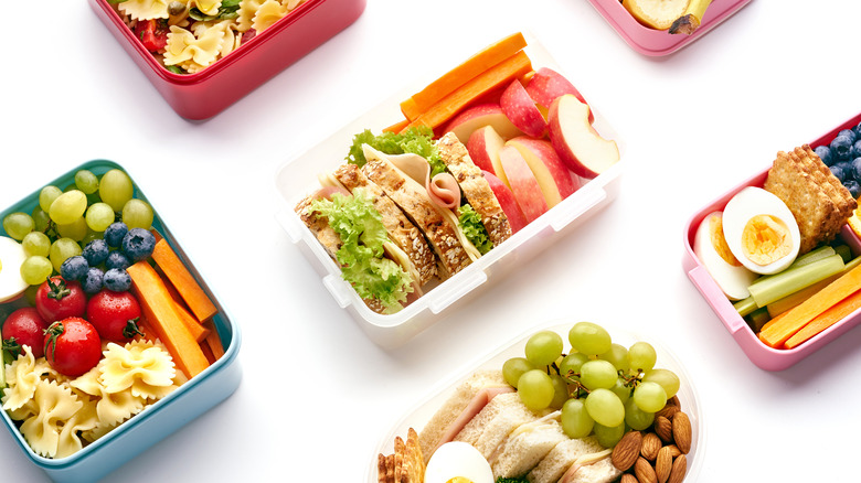 lunch boxes with nutritious food