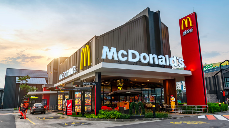 McDonald's storefront and drive thru