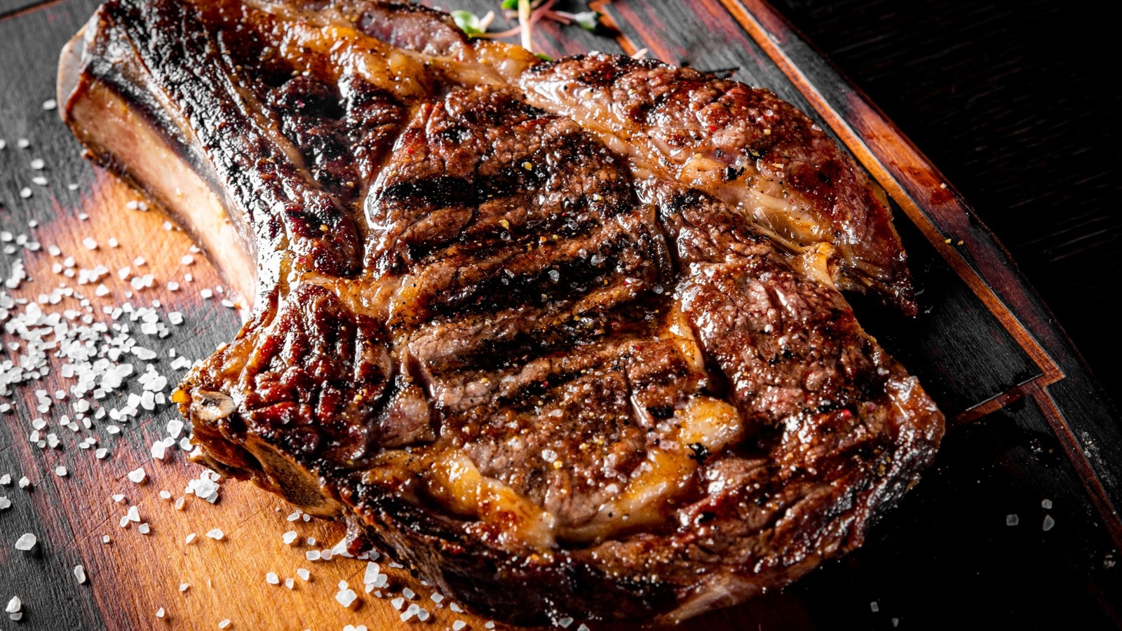 Texas Roadhouse Vs Outback Steakhouse: Which Is Better?
